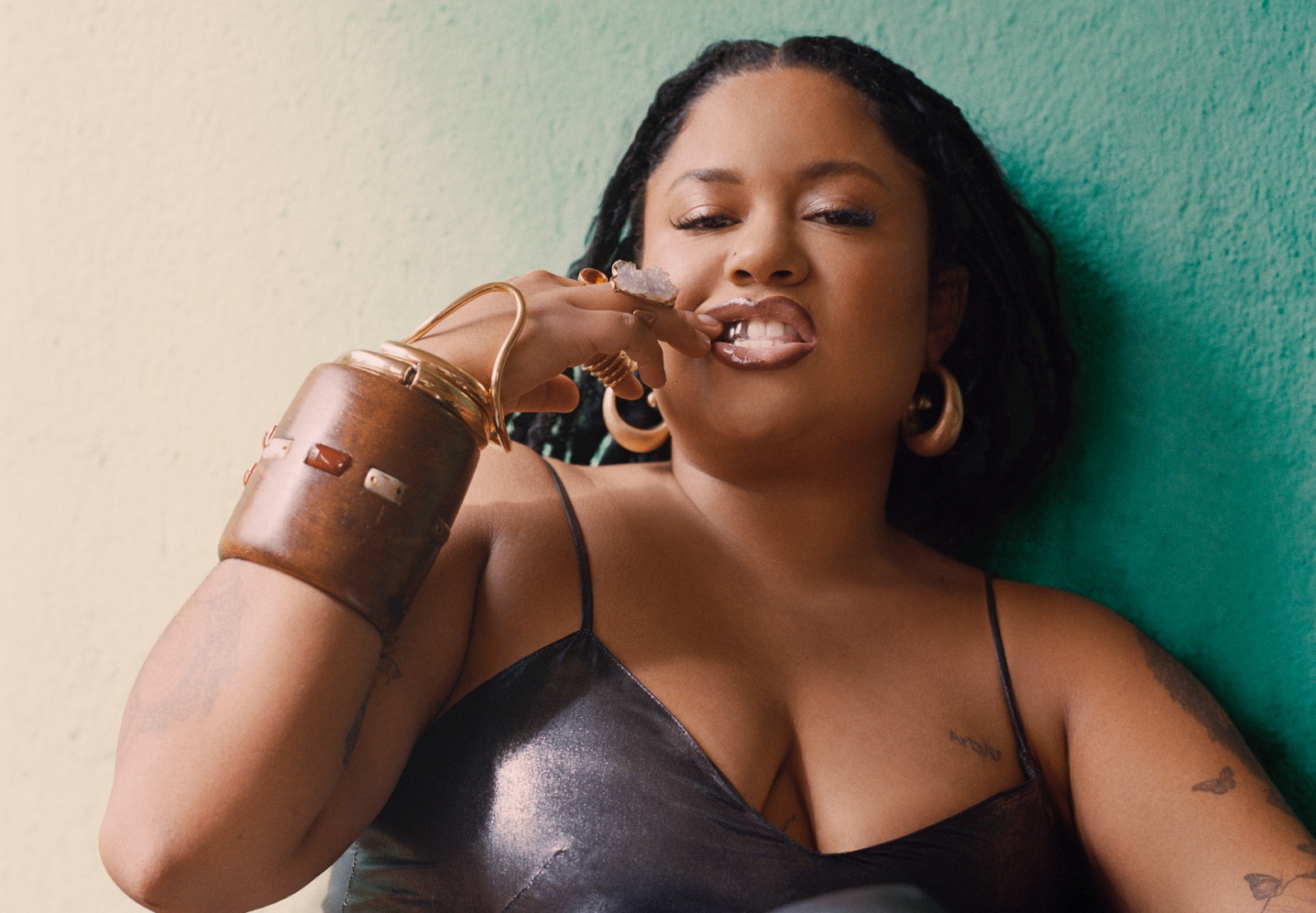 Iuna Falcão abre caminhos para o novo álbum com o single “Coração Melão”