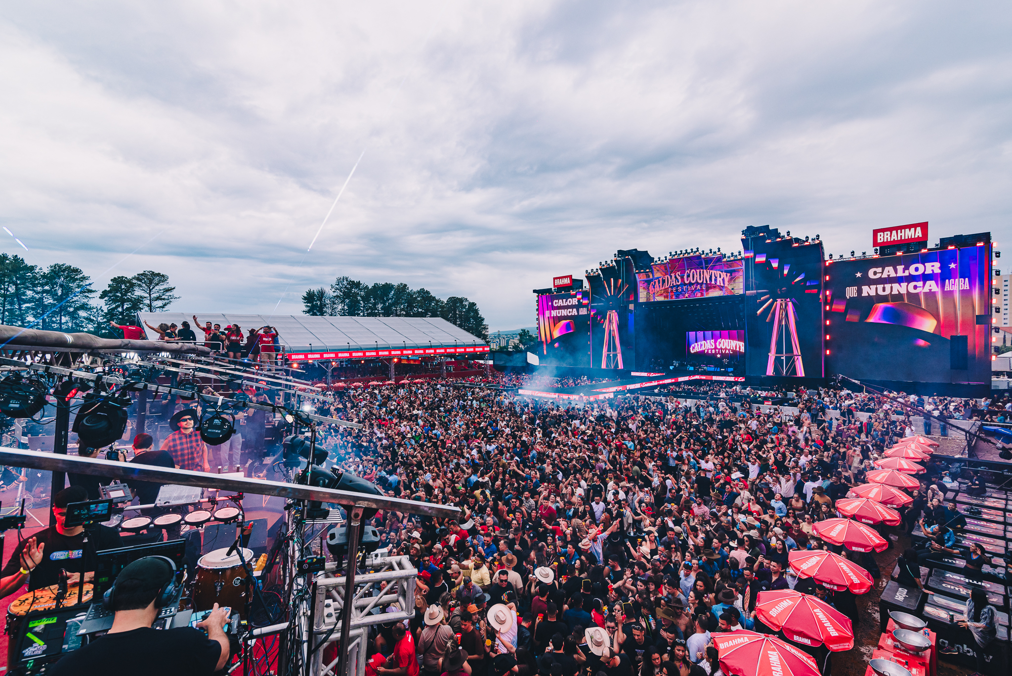 Caldas Country: festival revela talentos da música sertaneja