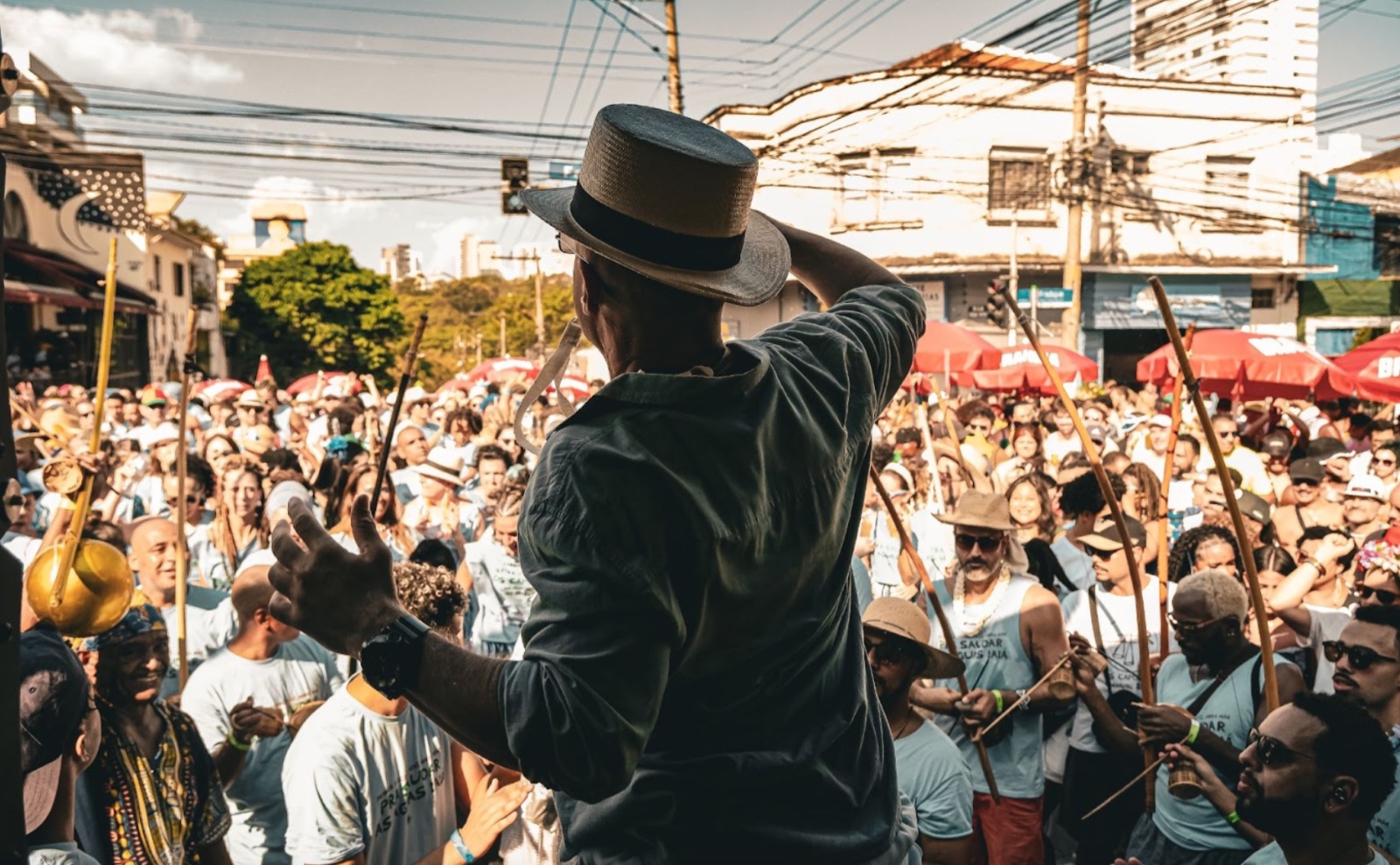 Bloco Os Capoeira apresenta “Deixe a Mata em Paz!” na Vila Madalena