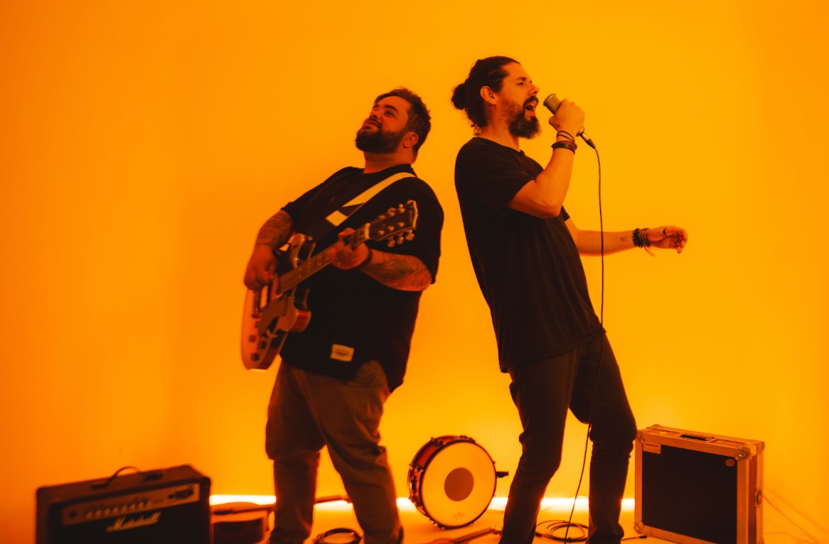 DEKO une forças com Yeti Reggae Club em nova faixa que explora o amadurecimento das relações e a quebra de padrões