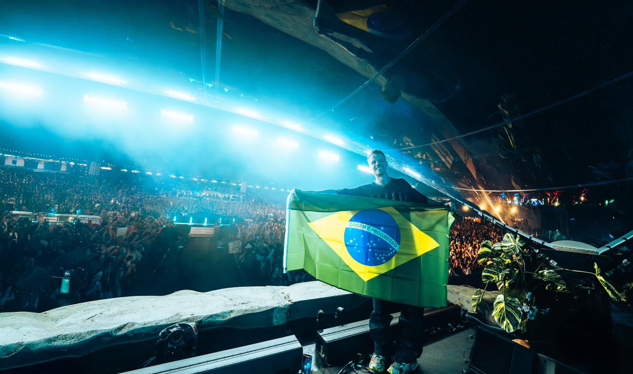 DJ e produtor Maddix lança “Favela”, track inspirada em sua primeira viagem ao Brasil