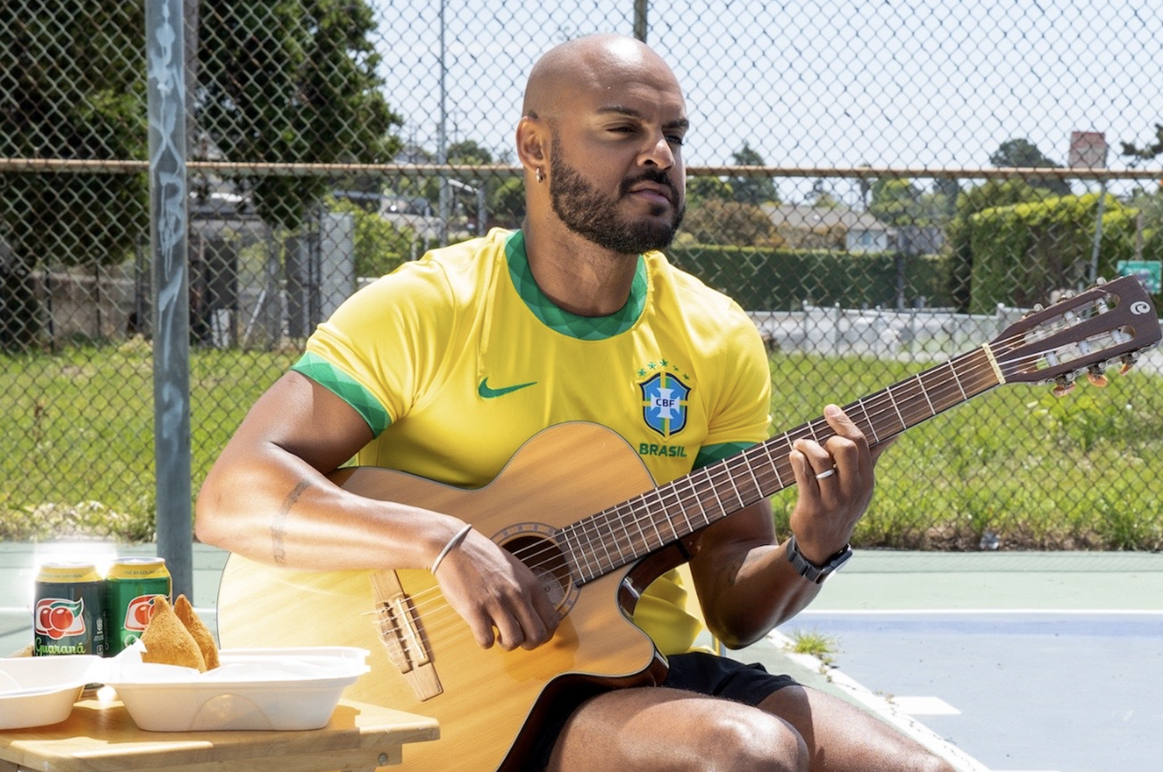 Público abraça hino da copa “Dalê Olê” e estreia de Tio Sam é marcada por emoção e conexão internacional