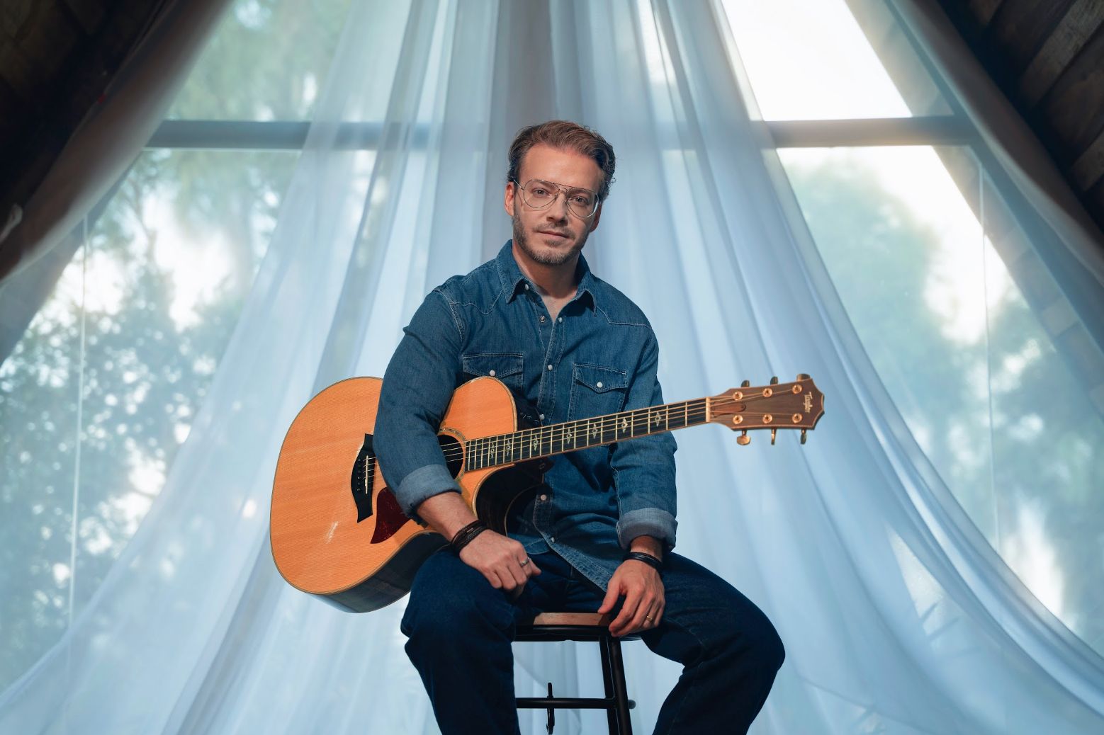 Após sucesso ao lado de Jorge Vercillo, BALARA estreia turnê “Acusticamente” em São Paulo