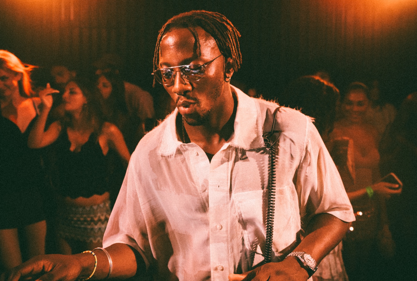 Ícone do afro-house, AMÉMÉ lança o single “Chulo” e desembarca no Brasil para duas apresentações em outubro