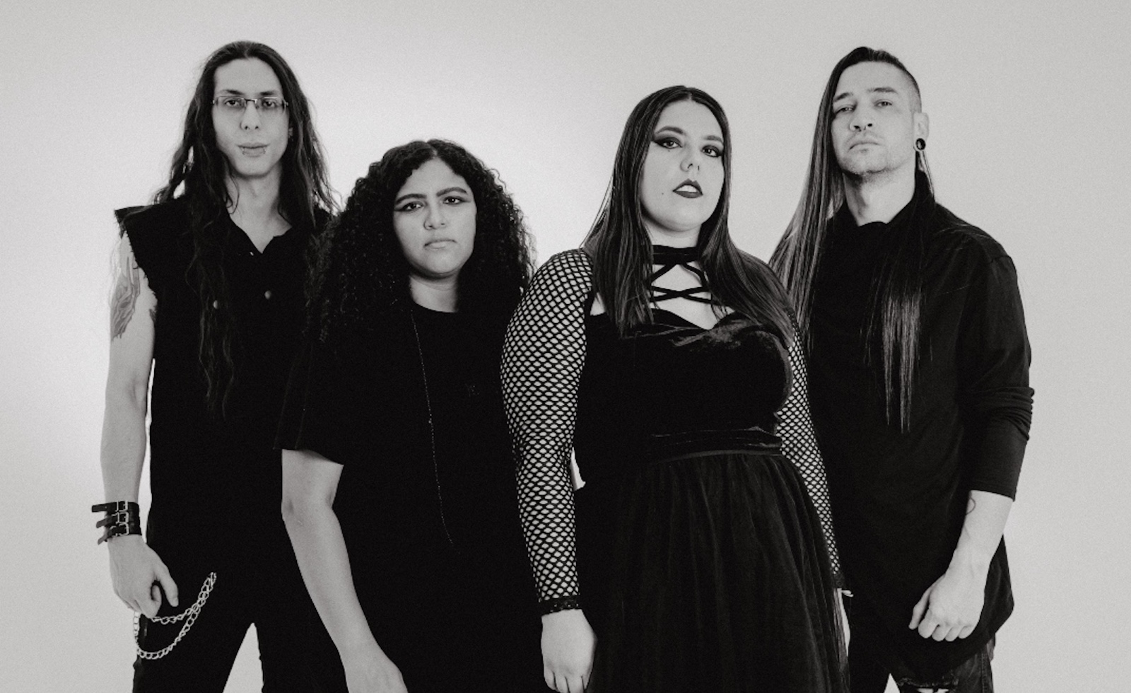 Amber Witches apresenta “Walls of Time”, uma jornada poética sobre memória, cura e tempo