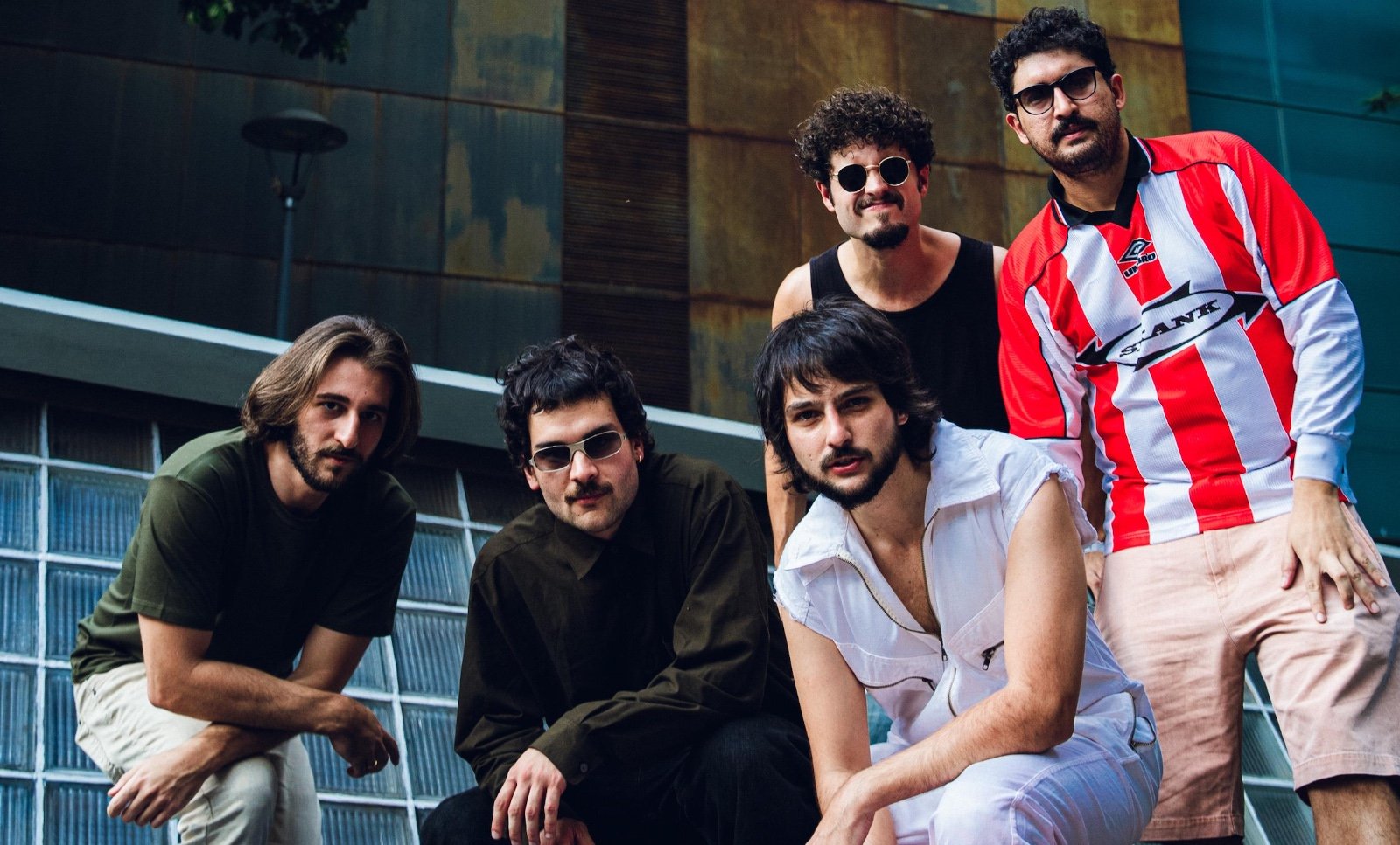 Daparte abre nova fase com “Televisão”, primeiro single de EP inédito